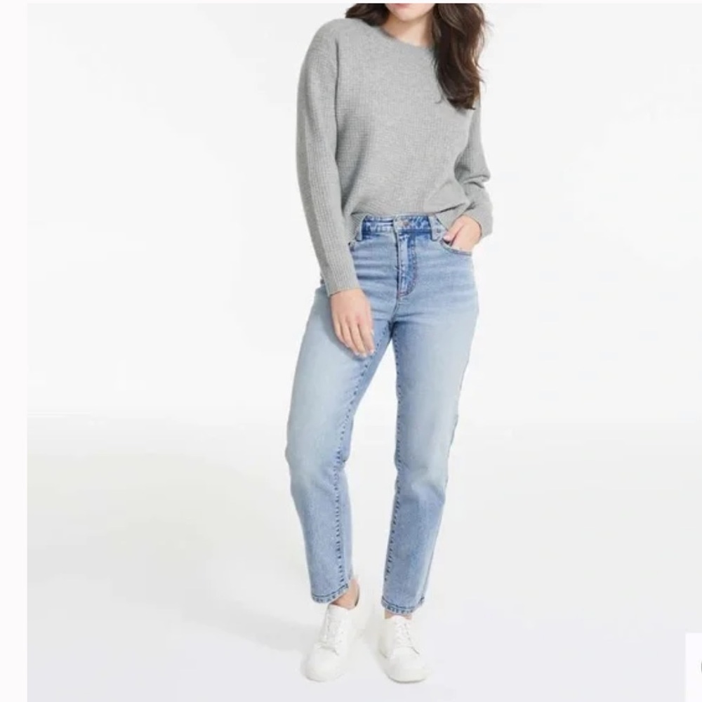 Joe Fresh Slim Boyfriend Jean Size 28 but fits Large GUC